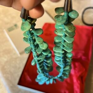 Loose turquoise stone necklace